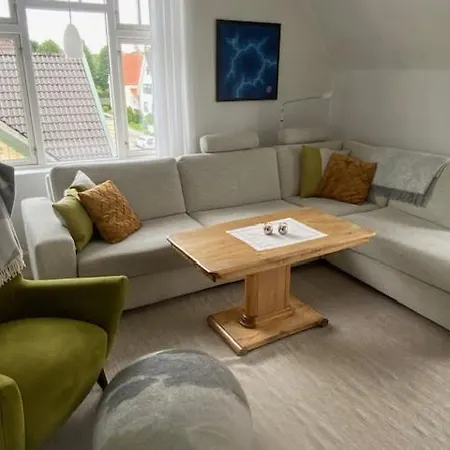 Sentrumsnaer Til Utleie Under Ons Apartment