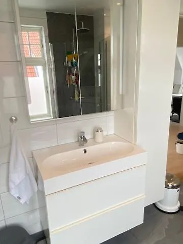Apartment Sentrumsnaer Til Utleie Under Ons